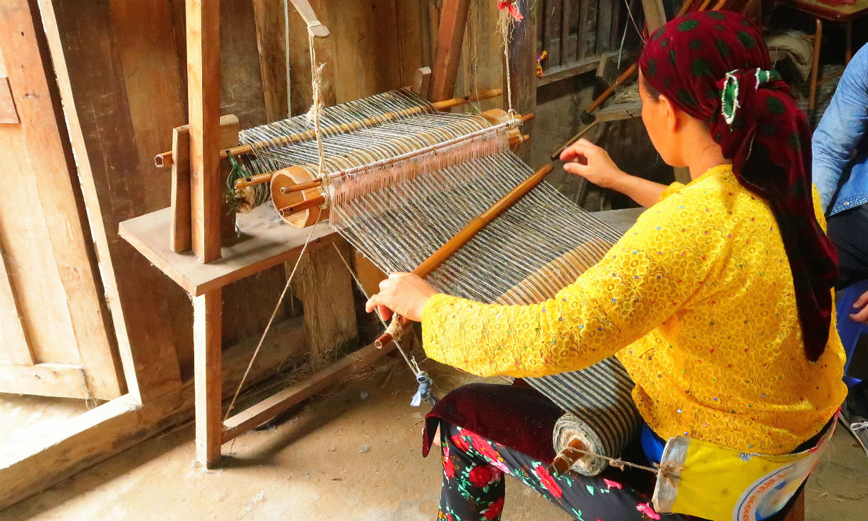 Process of making Vietnam ethnic dress