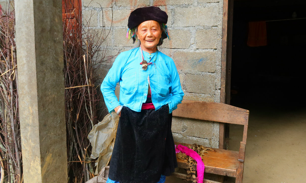 Old lady in Vietnam ethnic dress