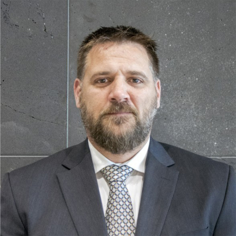 Portrait of Simon Richardson