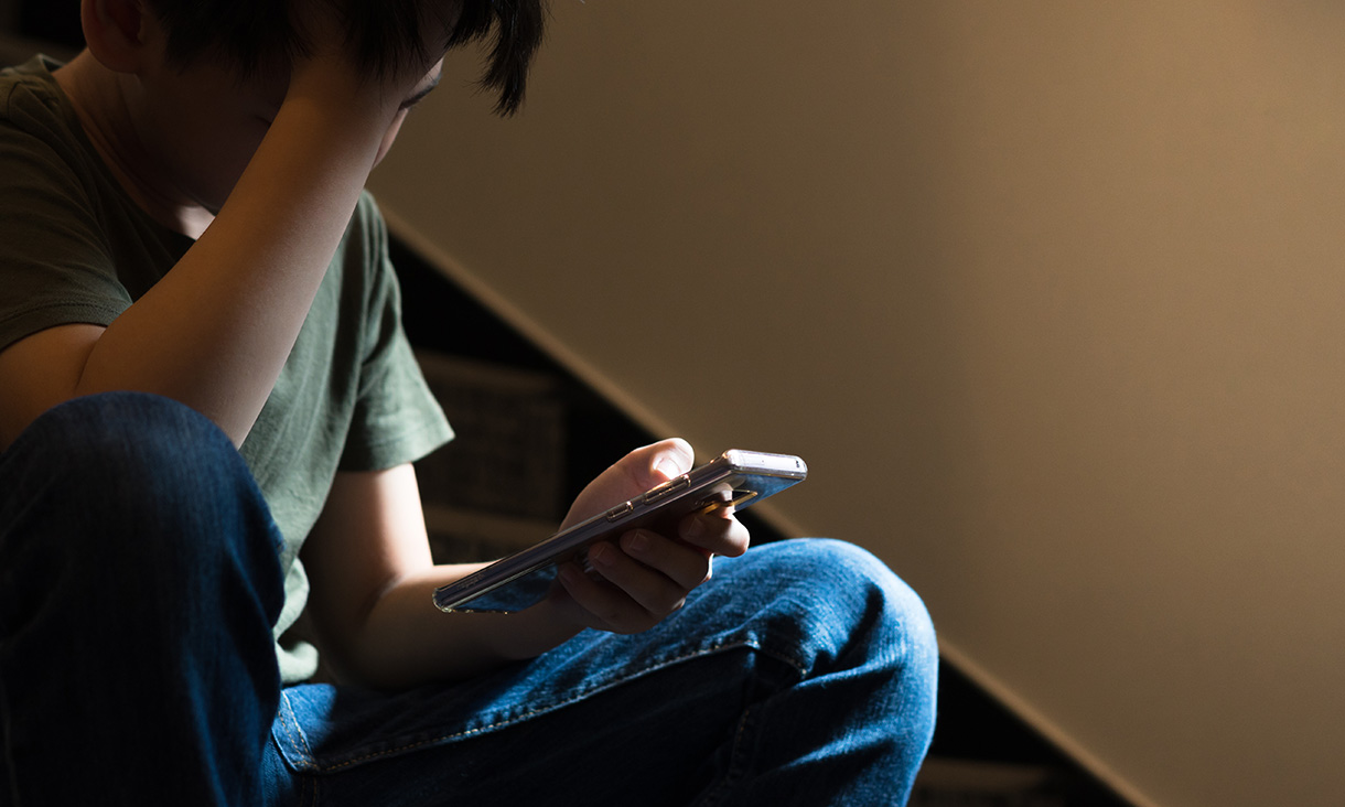 protecting-australia-from-online-abuse-1220x732.jpg