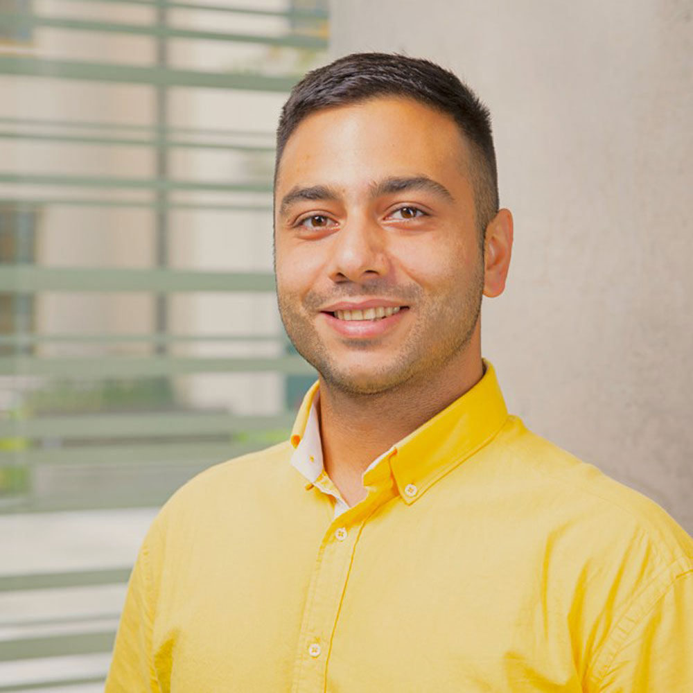 Portrait of Pooria Lesani