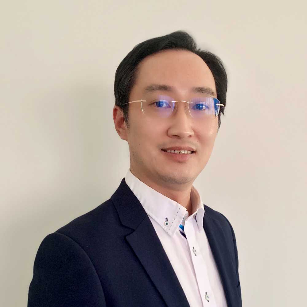 Portrait of Robert Shen