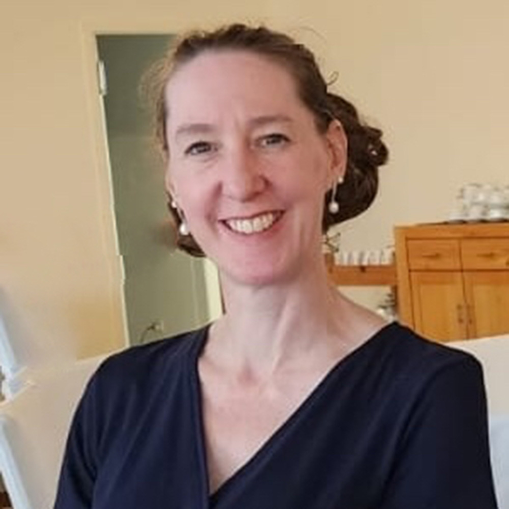 Photo of Lyndsey Hamilton