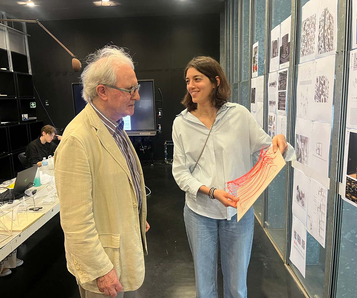 Arturo Gandioli-Fumagalli and Ilaria Pugliese discuss student work produced in the Retrofit summer intensive.