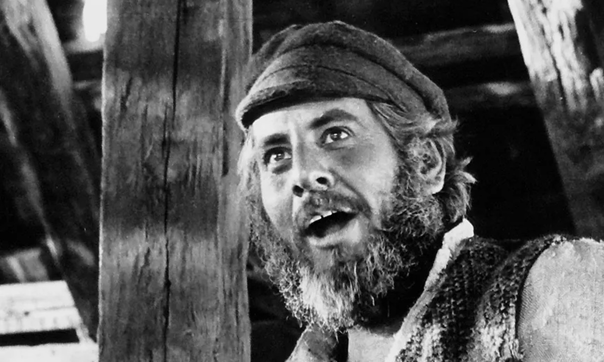 fiddler-on-the-roof-ref-1220x732.jpg