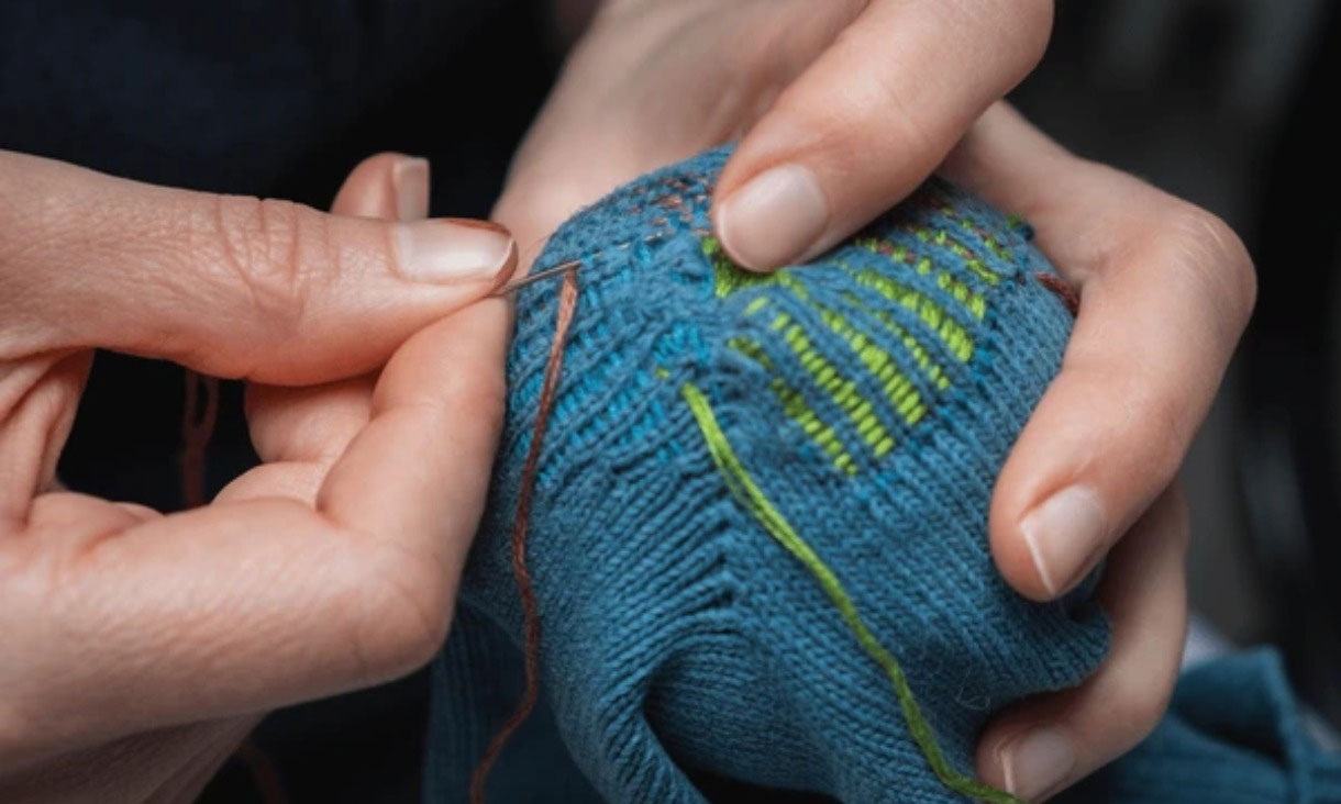 fixing-knitware-holes-1220x732.jpg