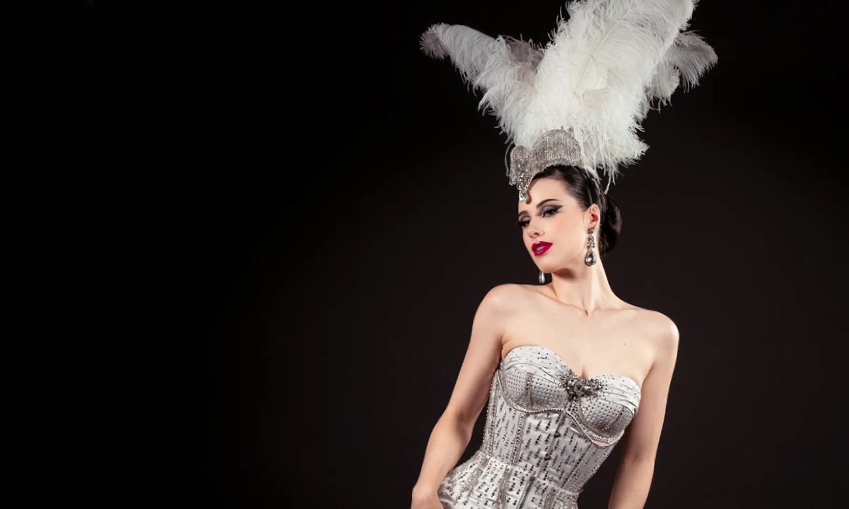 burlesque-with-evana-de-lune-1220x732.jpg