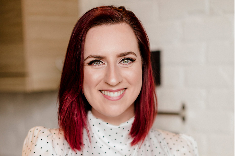headshot image of Lea Vesic smiling
