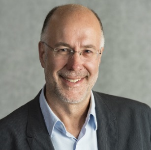 Carey Lyon headshot.