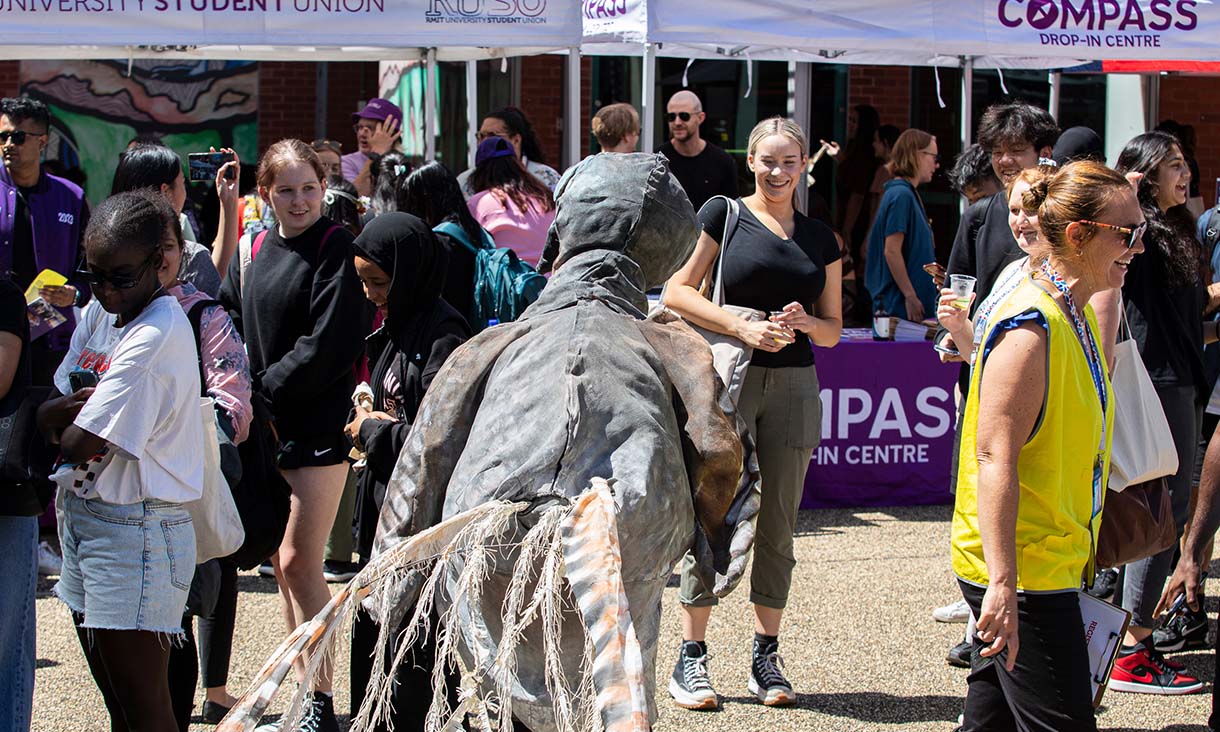 Alt Text is not present for this image, Taking dc:title 'HE O Week - Bundoora'