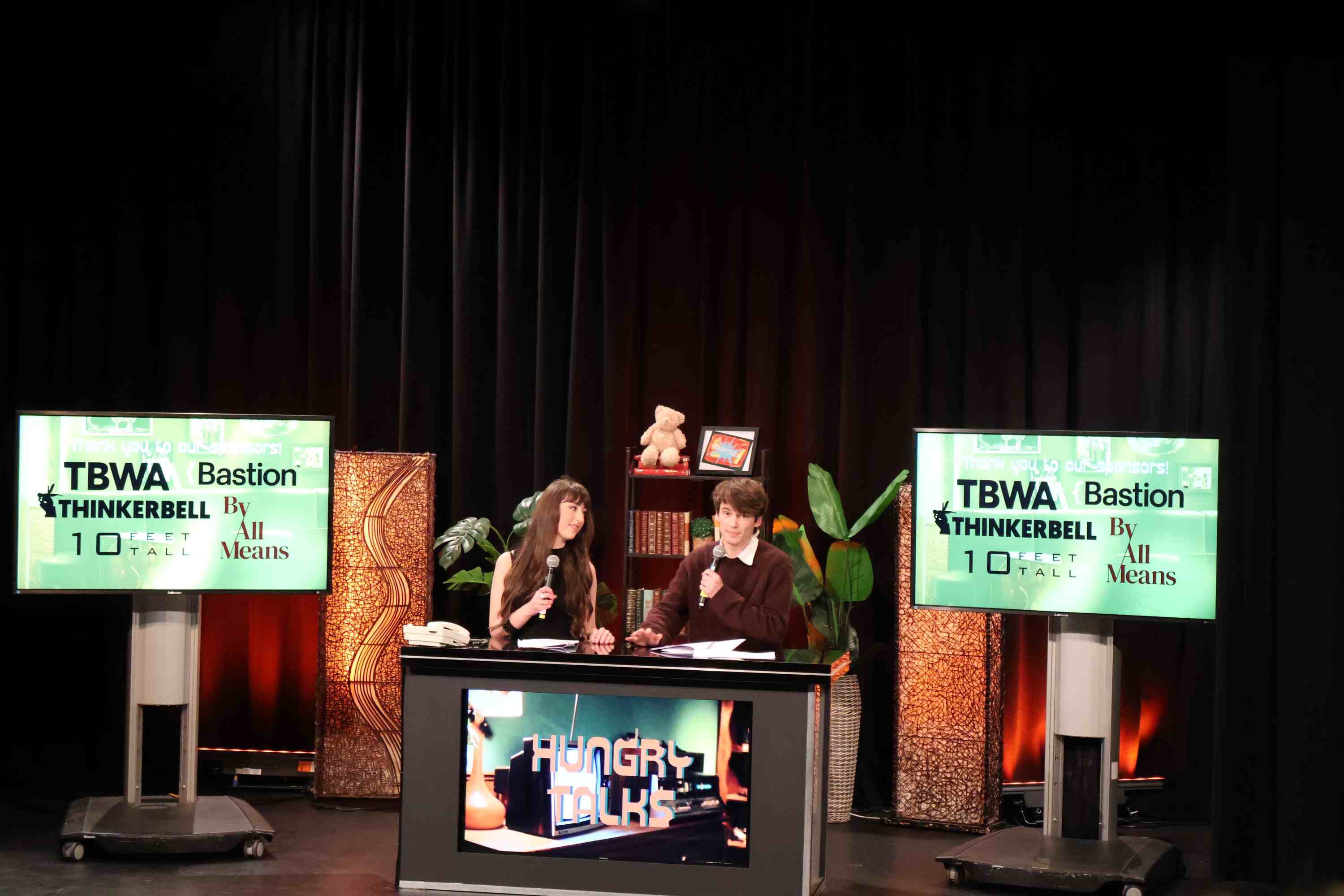 Hungry Talks Live hosts Imi Hillier and Nic Cartledge energise the crowd as they kick off the night and introduce the inaugural Sharpies Awards.