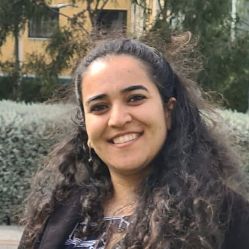 Gunjan is outside smiling