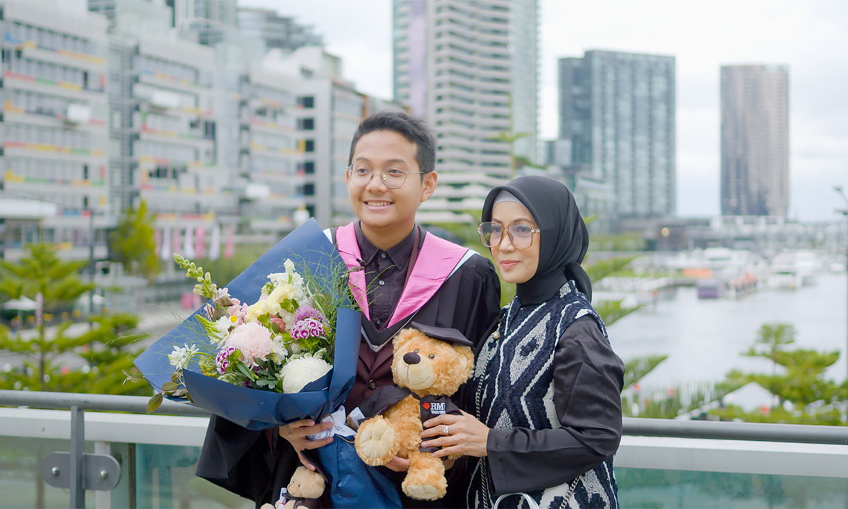 Indonesia student raffa and his mom at graduation