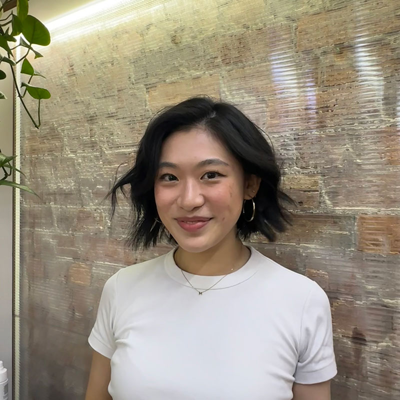 Portrait of Miranda, Master of Marketing graduate at RMIT