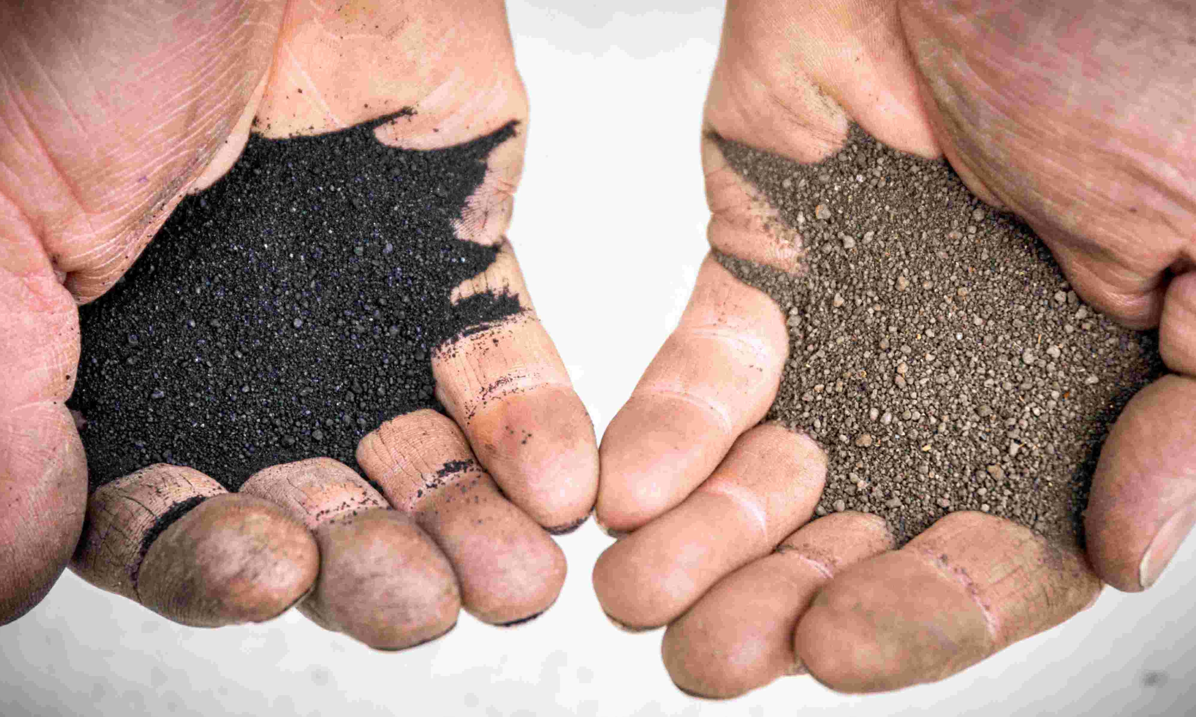 news-biochar-hands-Cropped4000-2400.jpg