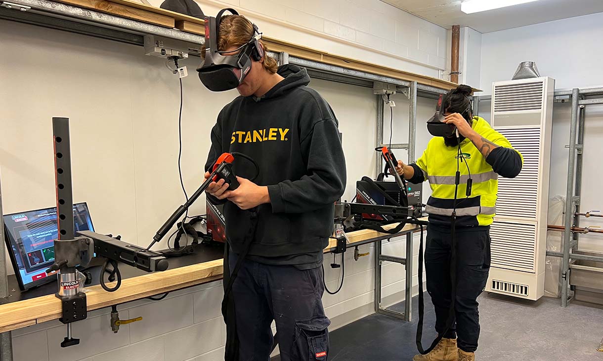 news-studentswelding-1220px