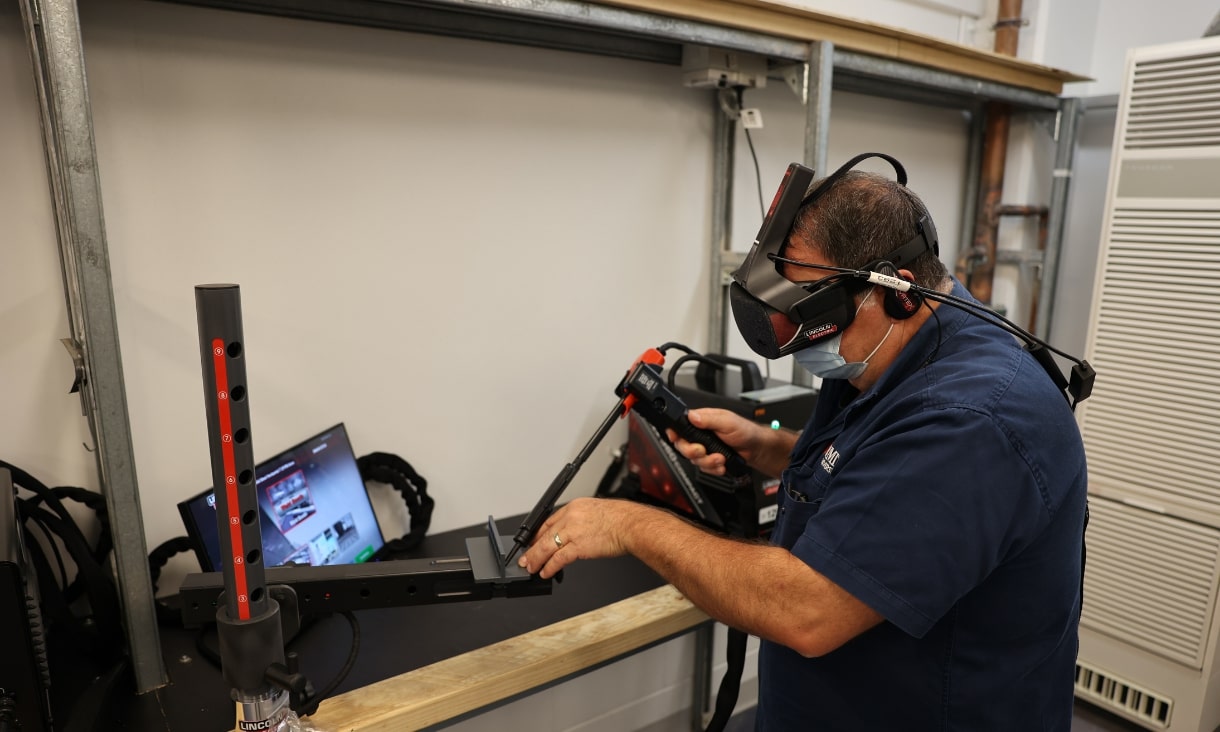 news-welding2-1220px