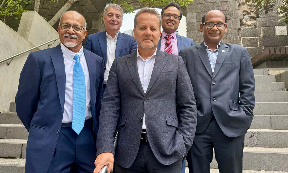 Left to right: Professor Shekhar Kumta (Professor of Surgery, Northern Health), Mr Mark Muzzin (Chairman, NexSen), Mr Thomas Hanly (CEO, NexSen), Associate Professor Prahalad Ho (Chair of Northern Health Research Executive Committee and Divisional Director of Diagnostic Services) and Professor Vipul Bansal (Founding Director, Sir Ian Potter NanoBioSensing Facility, RMIT University). Credit: Will Wright, RMIT University