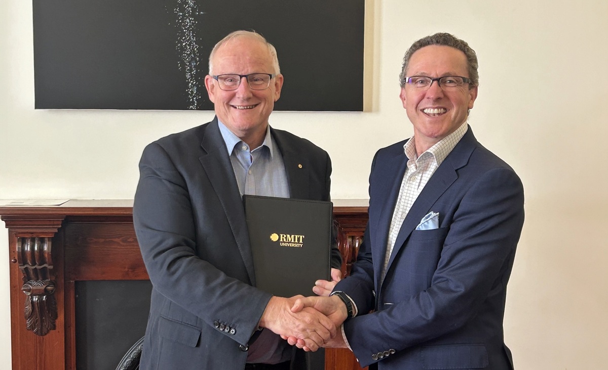 Distinguished Professor Calum Drummond with Mal Hebblewhite at RMIT University.