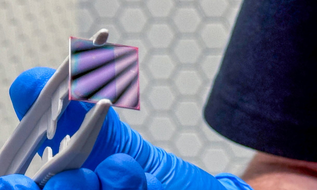 Photo of experimental device.