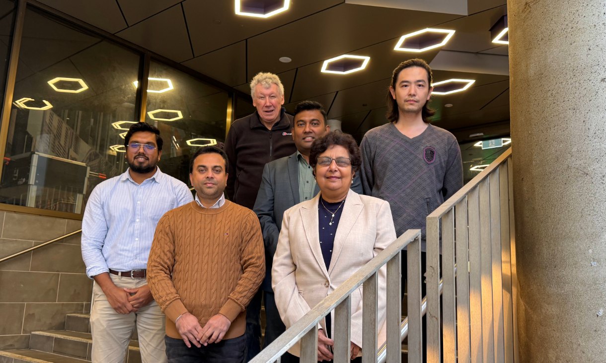 The team (l-r): Dr Roshan Jayathilakage, Dr Chamila Gunasekara, Dr David Law, Associate Professor Dilan Robert, Professor Sujeeva Setunge, Dr Yuguo Yu.