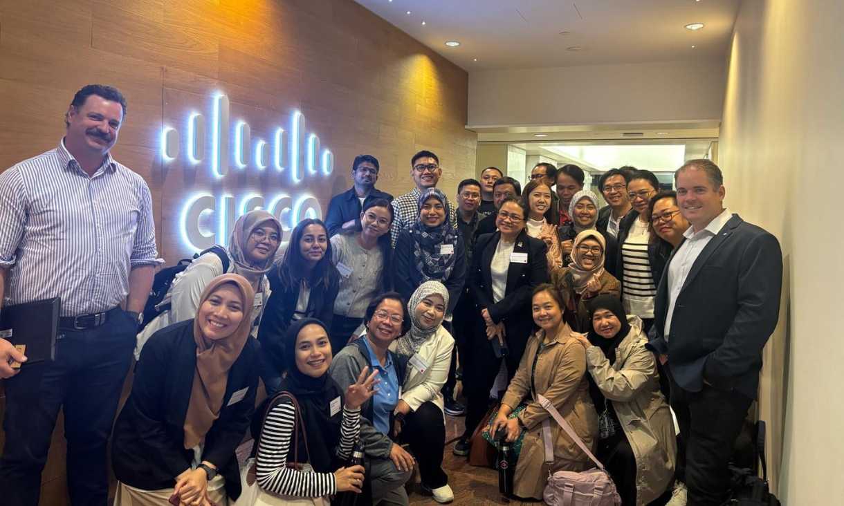 Short course participants pictured at CISCO.