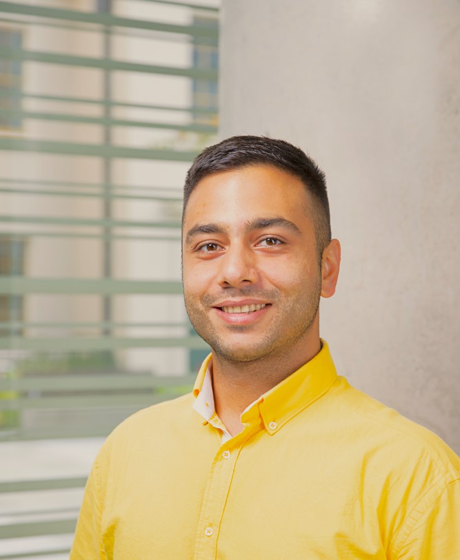 Portrait of Pooria Lesani