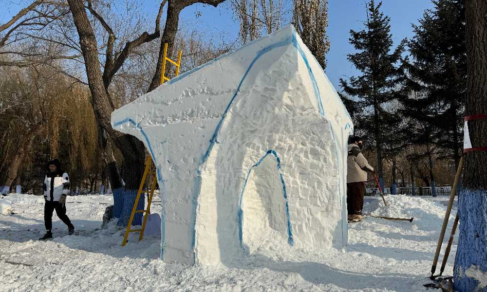 Drafting snow castle