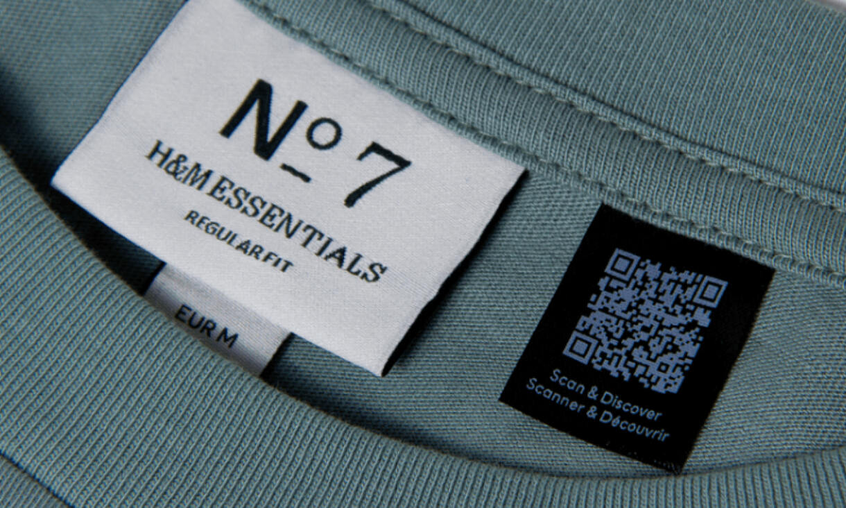 Label and digital tag in the form of a QR code attached to clothing