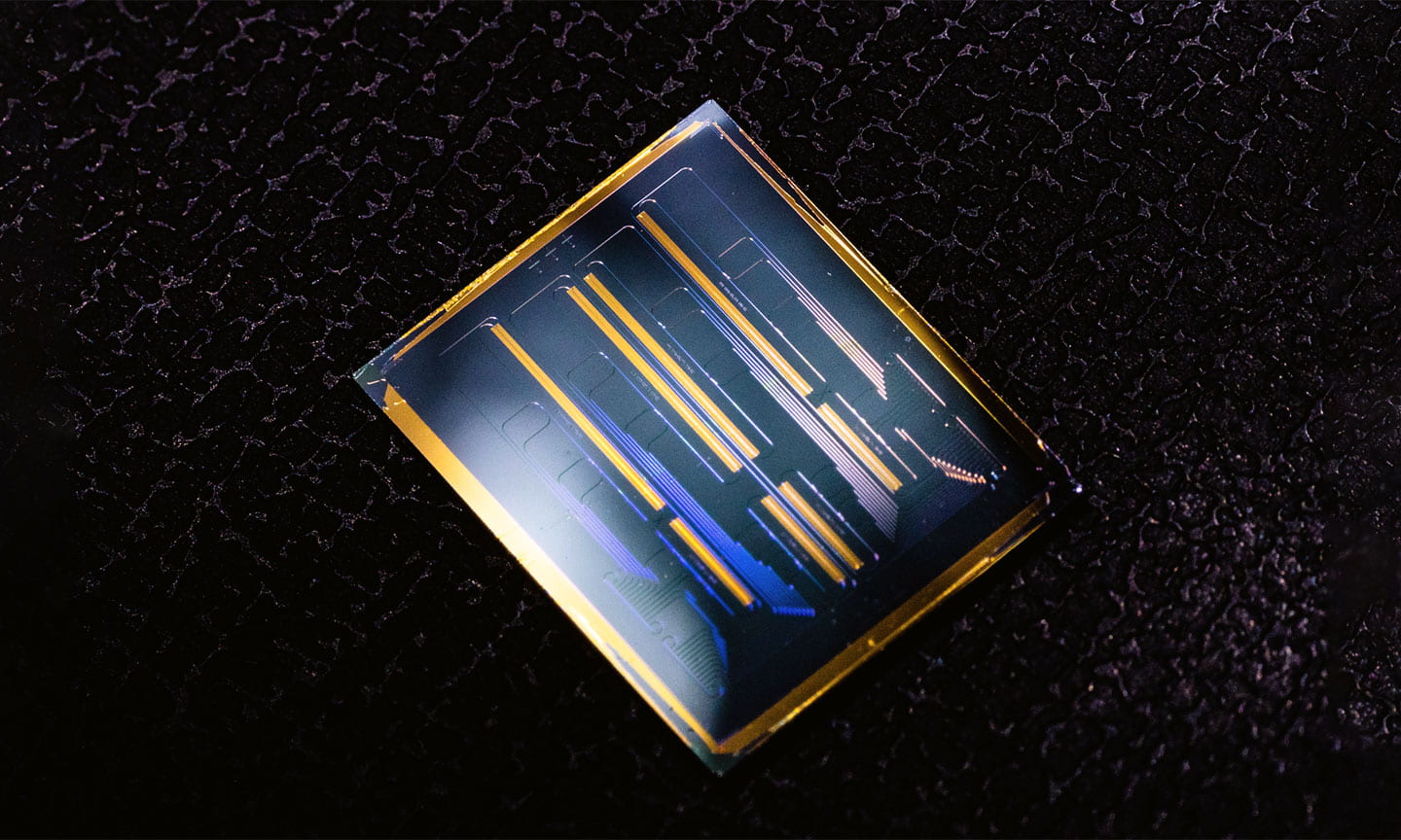 Close-up image of an RMIT Lithium Niobate chip