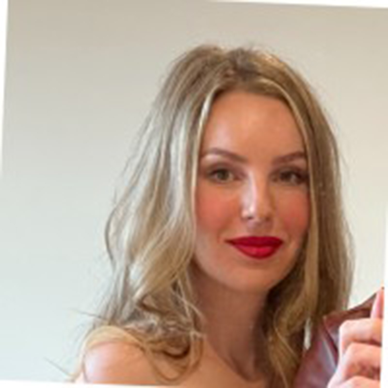 Portrait of Karolina Bartkowicz.