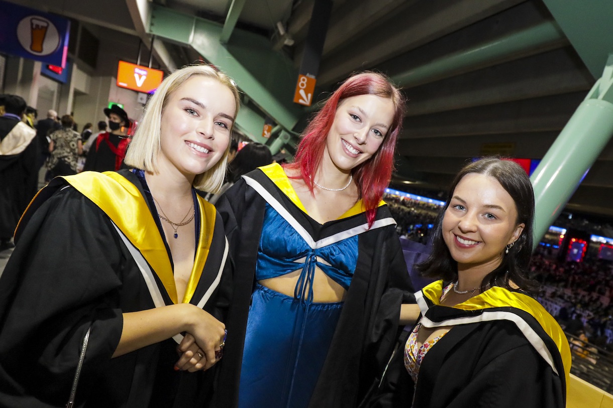 graduation dress code for students