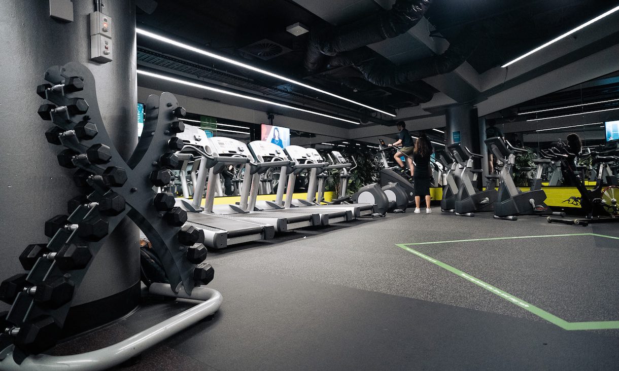 Weights and treadmills in Active Hub.