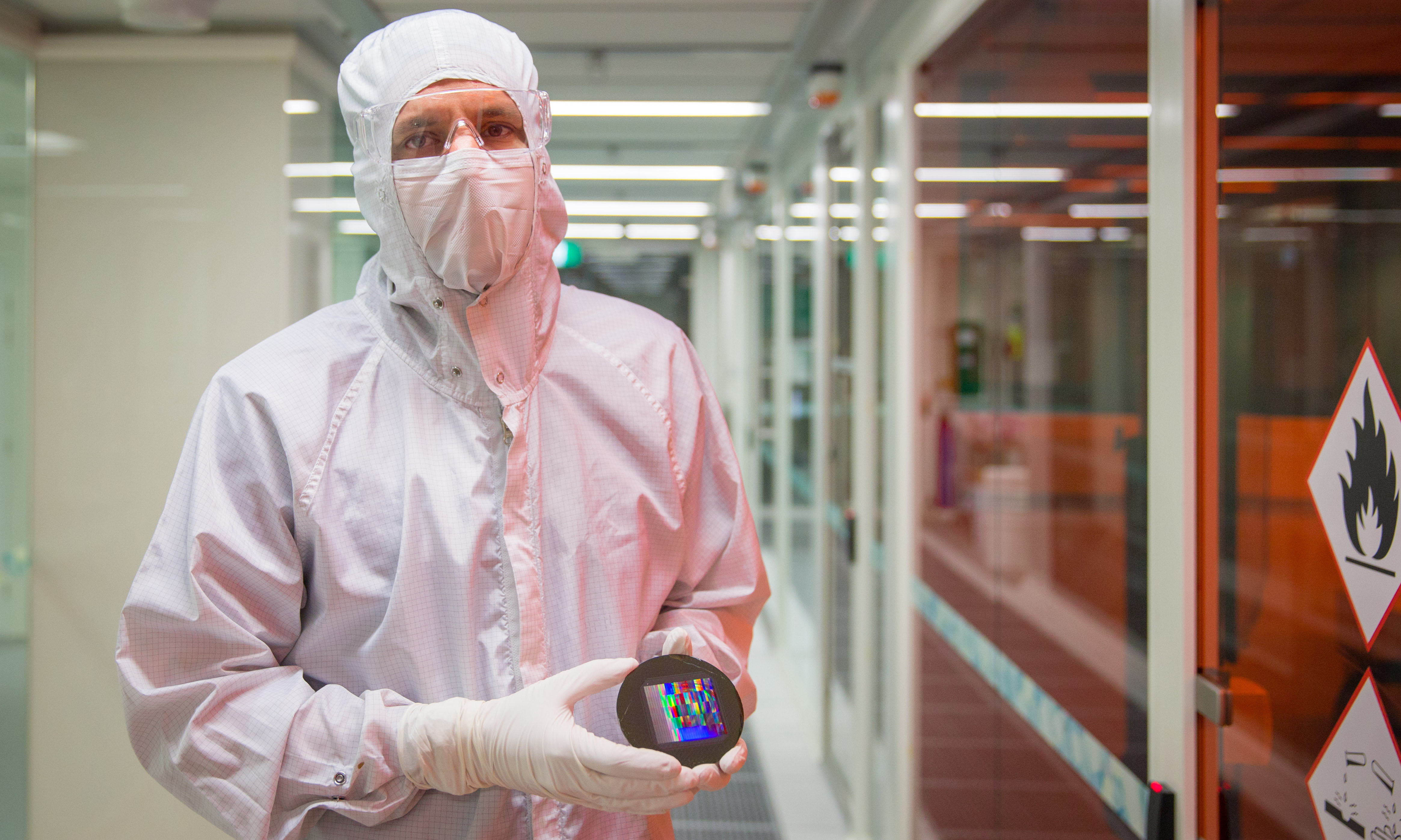 Research Fellow Dr Andy Boes fabricating photonic chip devices at the RMIT Micro Nano Research Facility (MNRF).