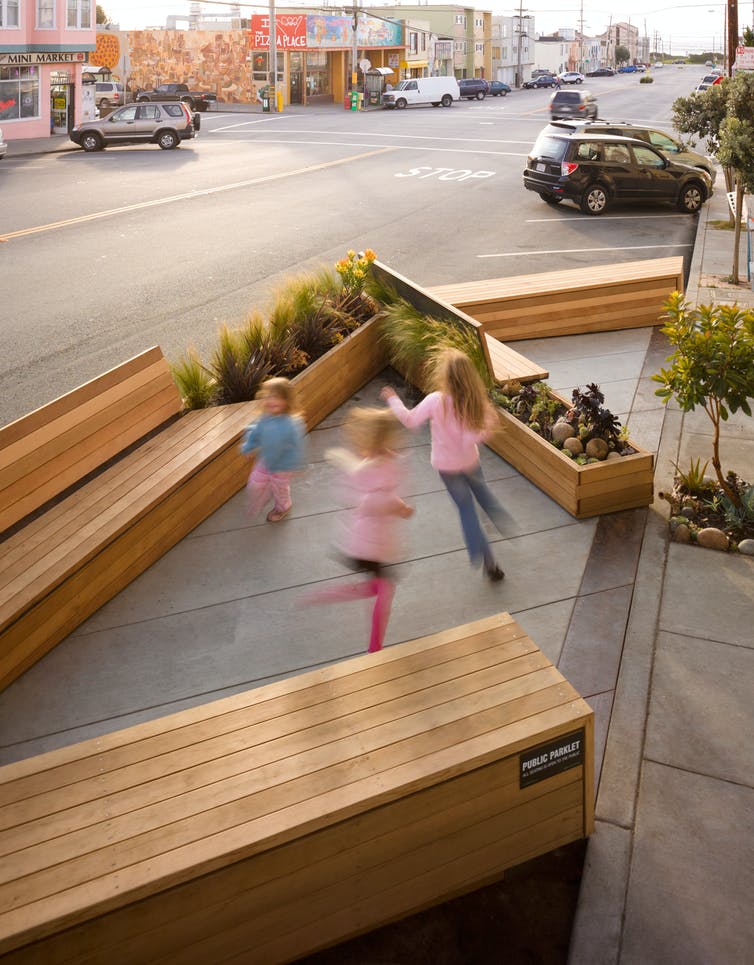 Noriega Street Parklet outside a bakery in San Francisco. Photo: Matarozzi Pelsinger Builders & Wells Campbell photography/San Francisco Planning Department/Flickr