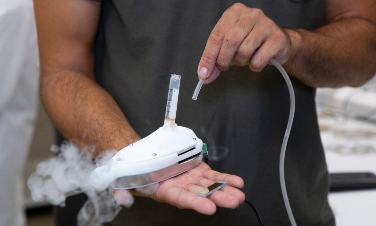 The patented ‘Respite’ nebuliser uses high-frequency sound waves to precisely deliver drugs to the lungs. 