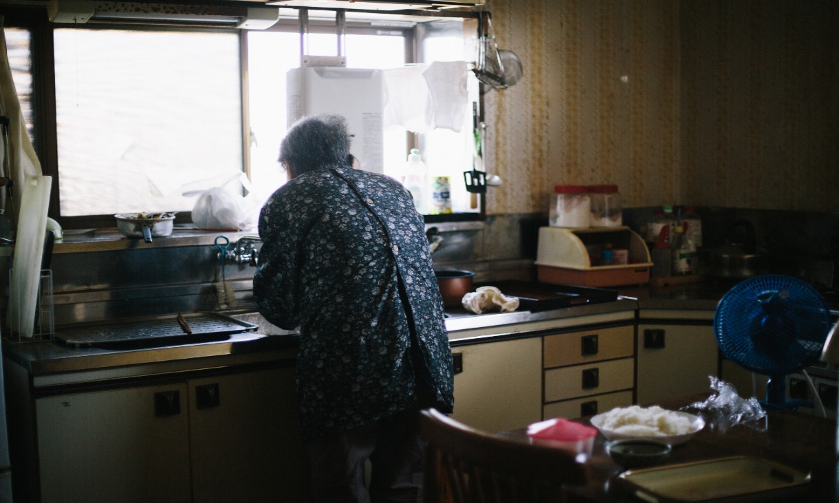 grandmother-cooking-1220.jpg