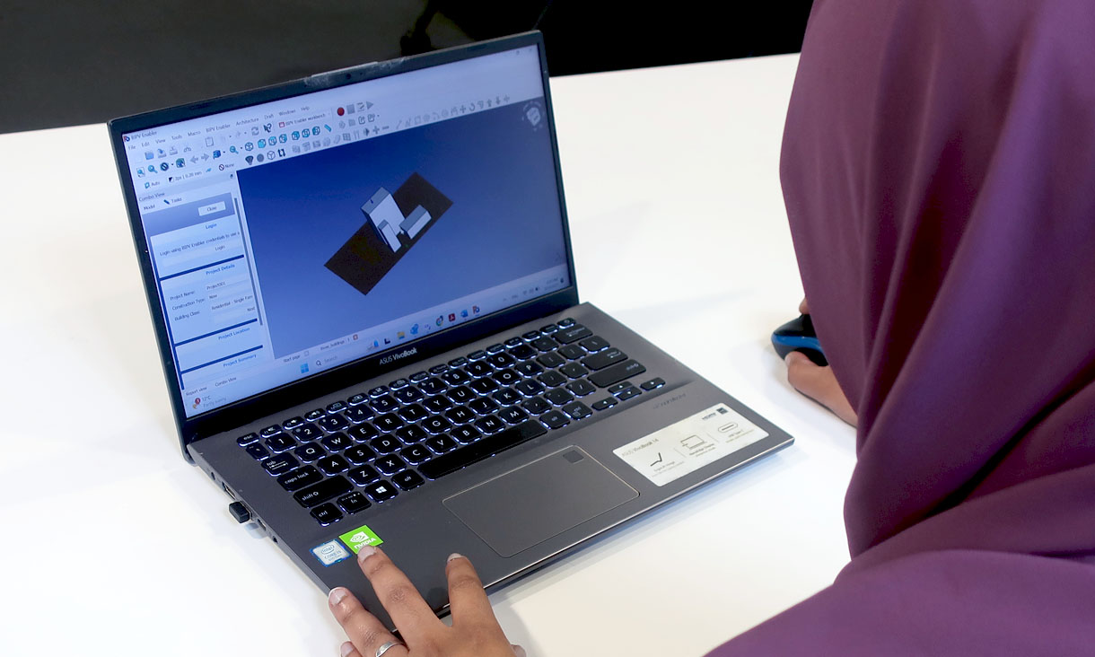 RMIT student Aminath Samaha using the BIPV Enabler during class.
